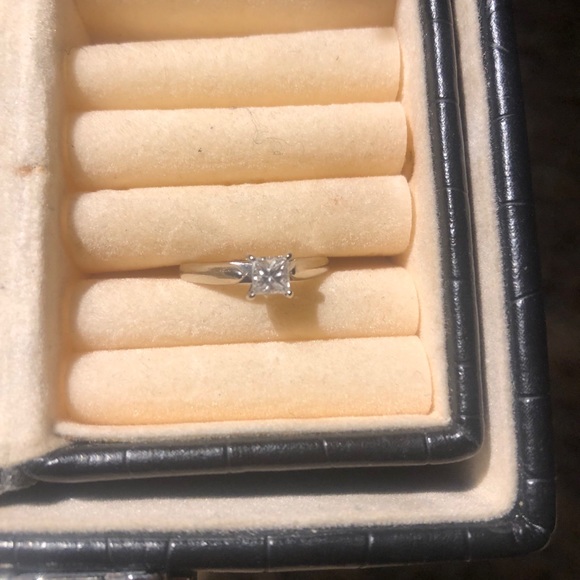 Princess cut diamond ring - Picture 2 of 4